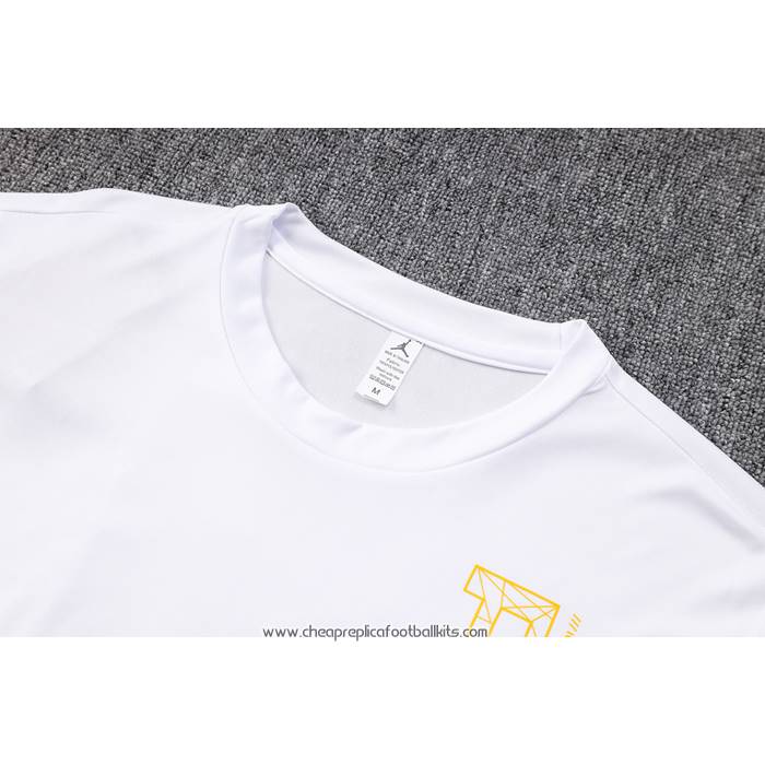 Tracksuit
 Paris Saint-Germain Jordan 2023-2024 Short Sleeve
 White
 - Shorts
